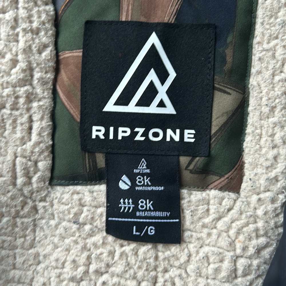 Ripzone boys snowboarding jacket with arm vents and Sherpa lining size large L - Picture 11 of 12